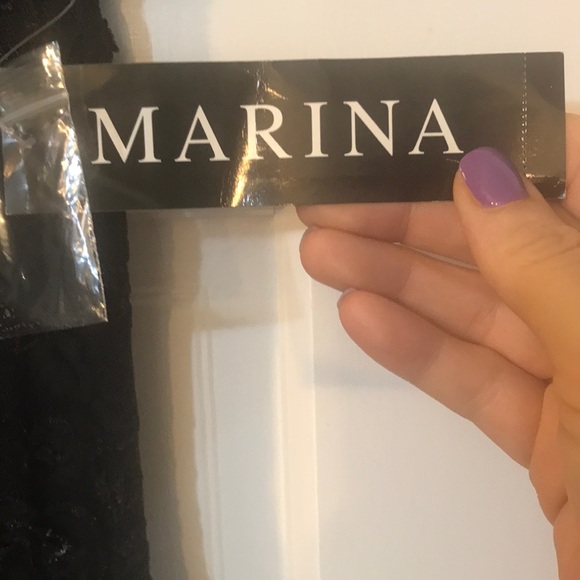 Elegant Floor-length black, lace & sequin gown. - Picture 5 of 5